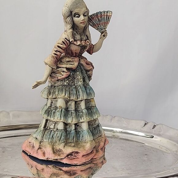 Vintage Norleans Figurine With Fan Handpainted in Italy - Picture 1 of 15